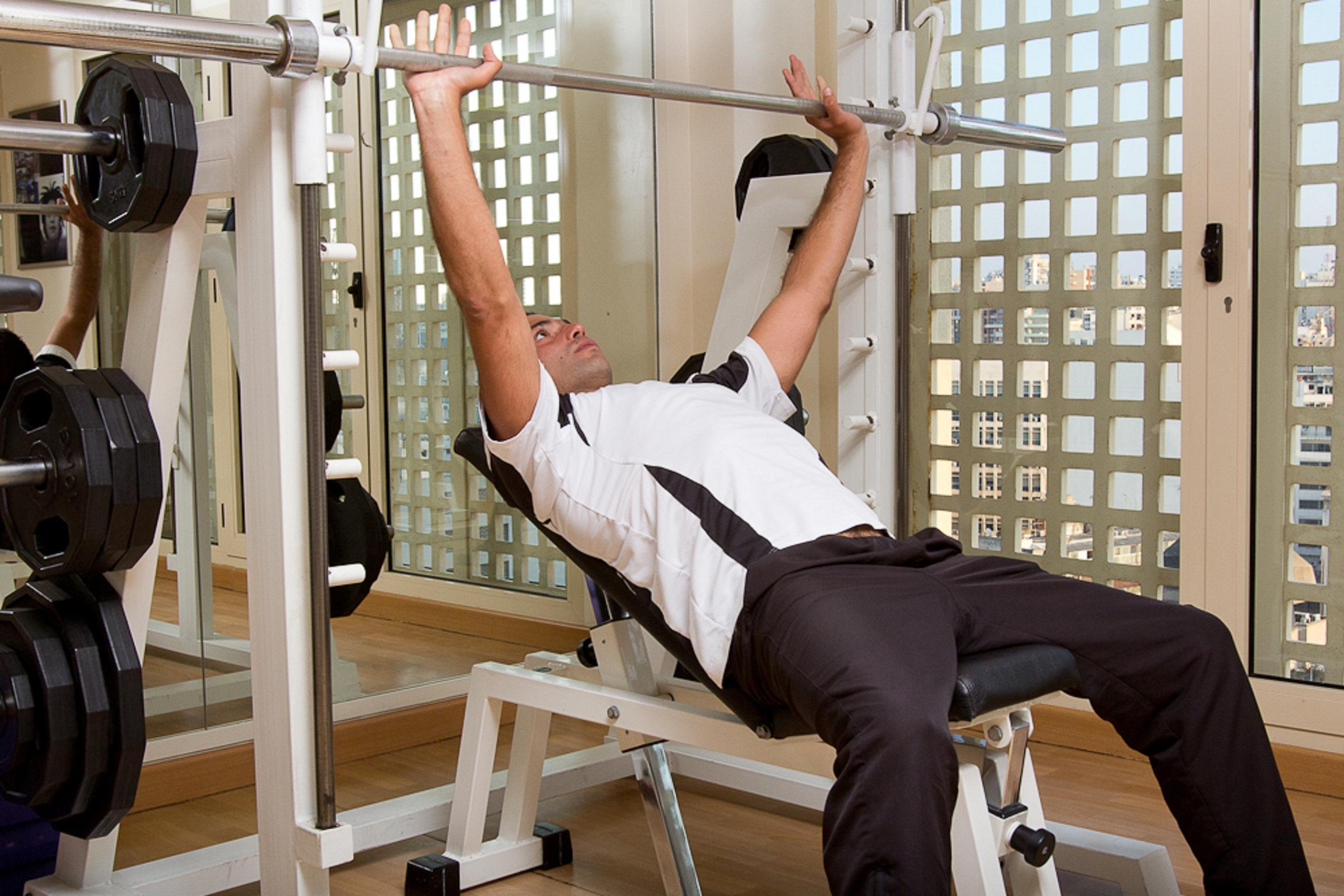 Gefinor Rotana - Beirut Hotel Exterior foto Bench press