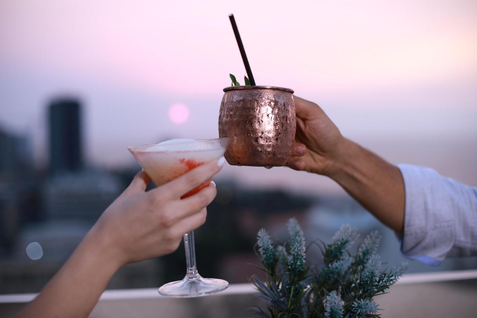 Gefinor Rotana - Beirut Hotel Exterior foto A Moscow Mule cocktail