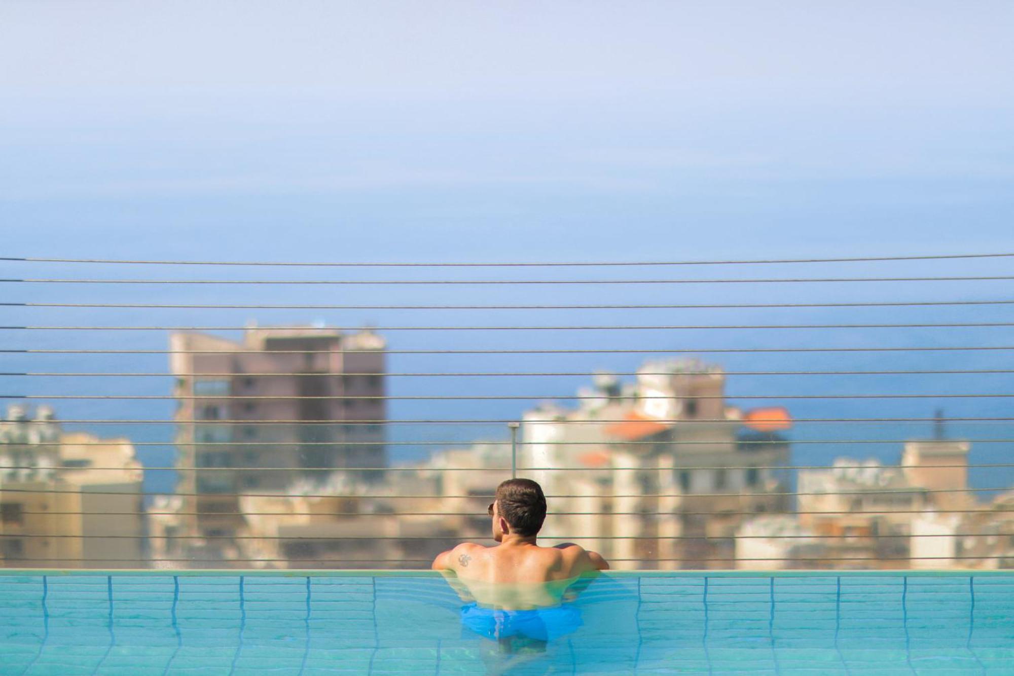 Gefinor Rotana - Beirut Hotel Exterior foto Swimming pool in Nicosia