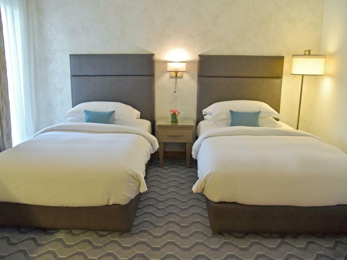 Gefinor Rotana - Beirut Hotel Exterior foto A room at the hotel